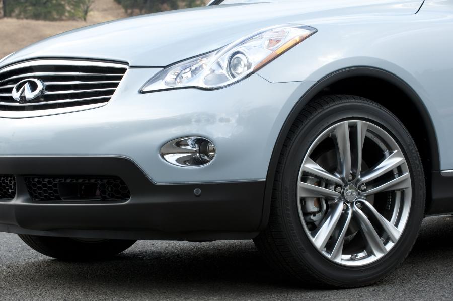  Infiniti EX35 2012 года  (фото 23 из 42)